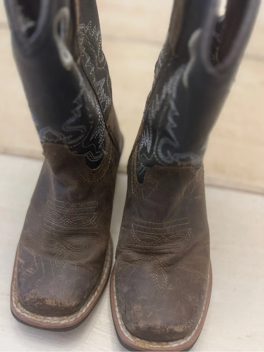 Toddler size 9.5 Cowboy Boots